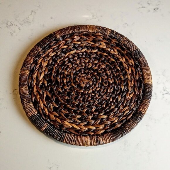 Large Round Woven Seagrass Charger Tray Platter - Picture 2 of 4